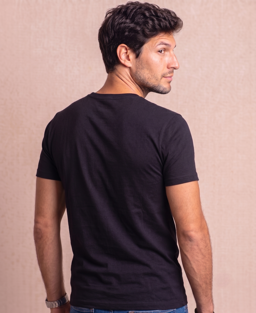 Polera Negra Cuello Redondo Modelo Bagó - Fogliatti