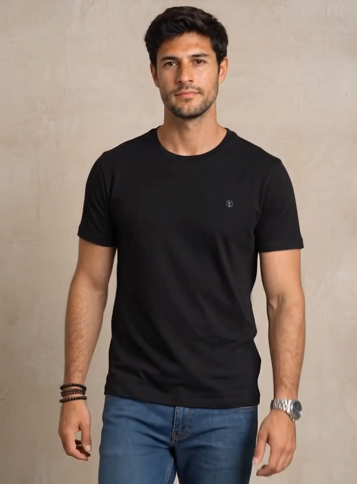 Polera Negra Cuello Redondo Modelo Bagó - Fogliatti