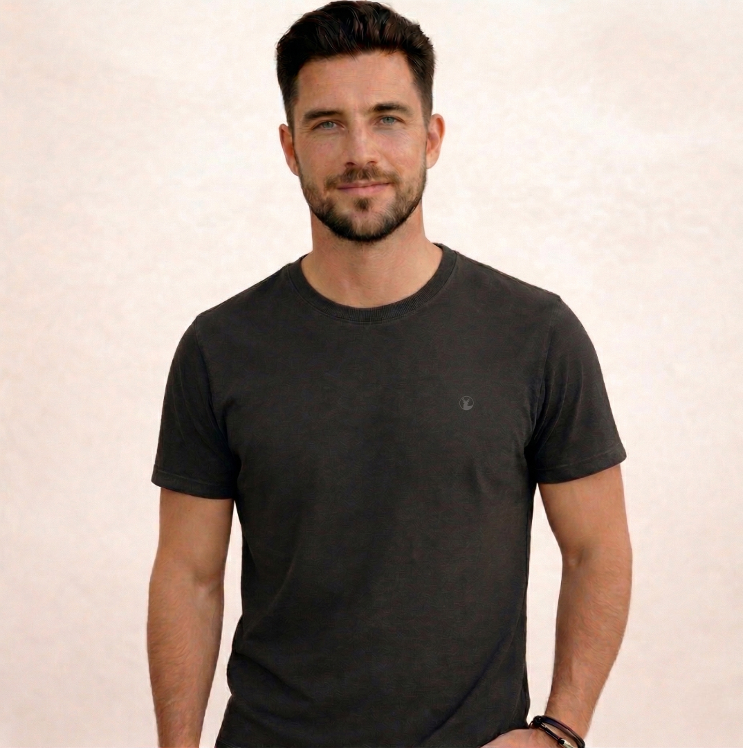 Polera Negra Cuello Redondo Modelo Bagó - Fogliatti