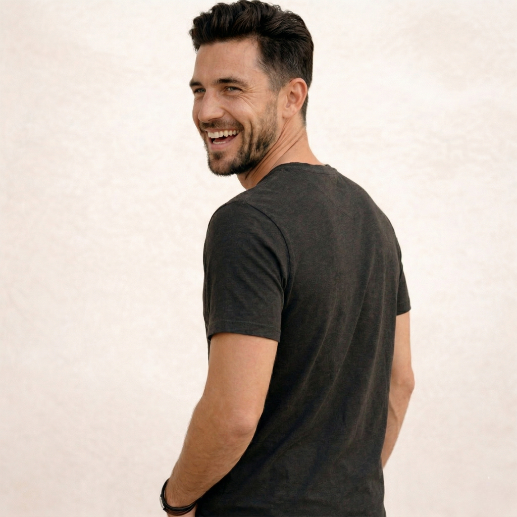 Polera Negra Cuello V Modelo Barbé - Fogliatti